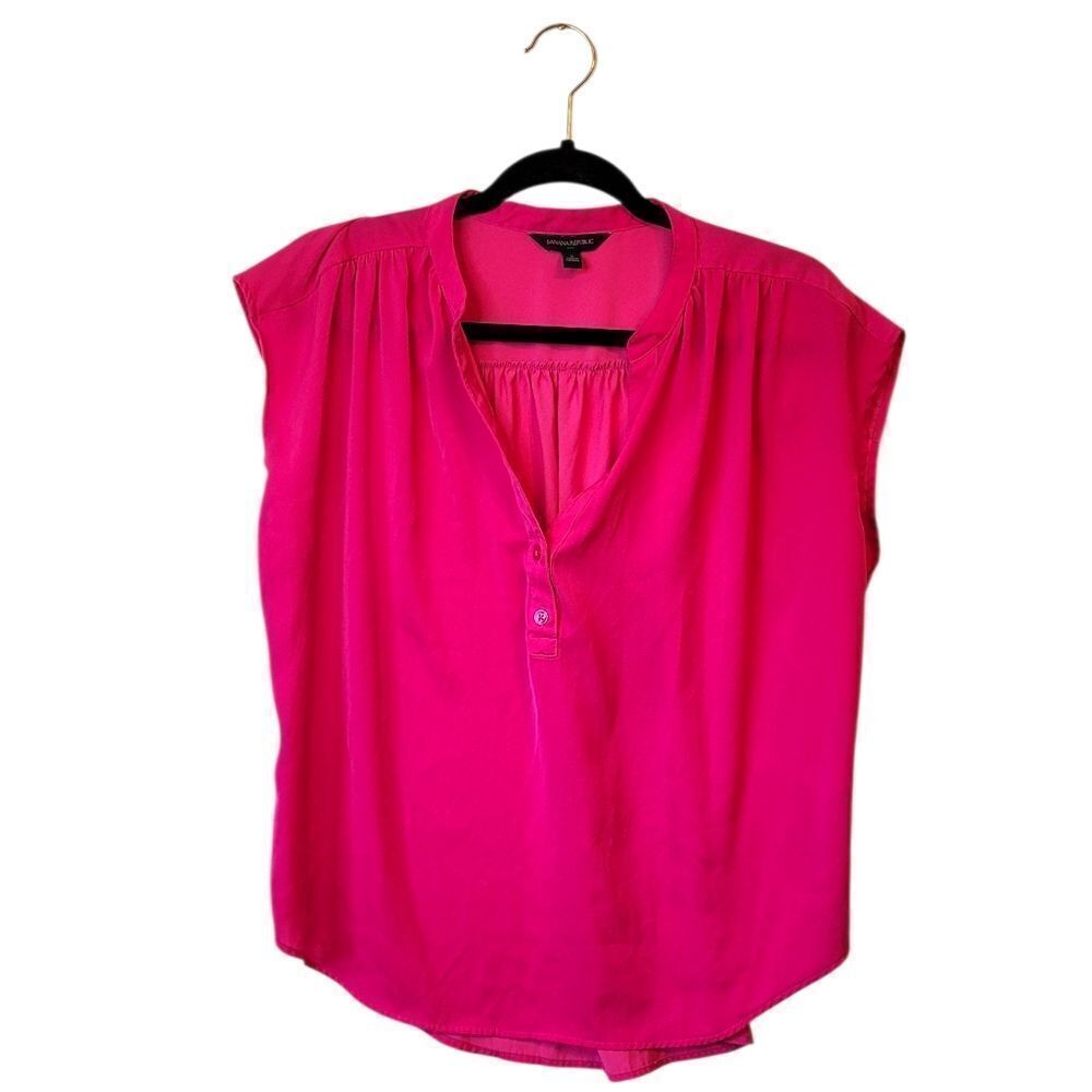 Banana Republic Women's Bright Pink Flowy Satin Blouse Size S